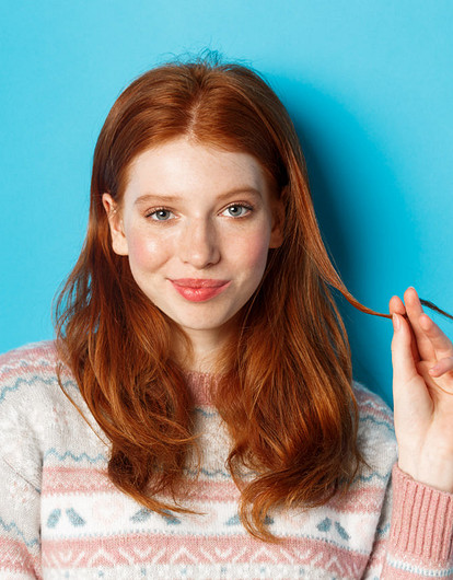 Жирная кожа, плохое зрение, рыжие волосы: косметолог рассказал, кто постареет быстрее