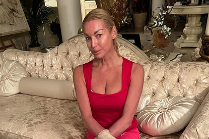 «Роскошные бедра»: Волочкова удивила поклонников смелым нарядом на Московской неделе моды