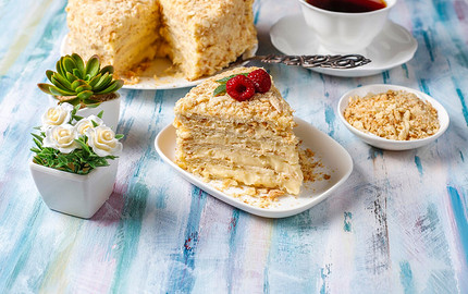 Почему торт называется «Наполеон»: история происхождения десерта и классический рецепт