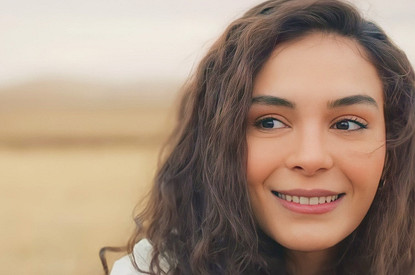 Эбру Шахин: биография, личная жизнь и 8 фактов о звезде сериала «Ветреный»