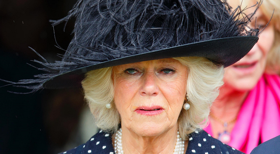 СМИ: Британская королева утомилась навещать больного Карла III и уехала за границу