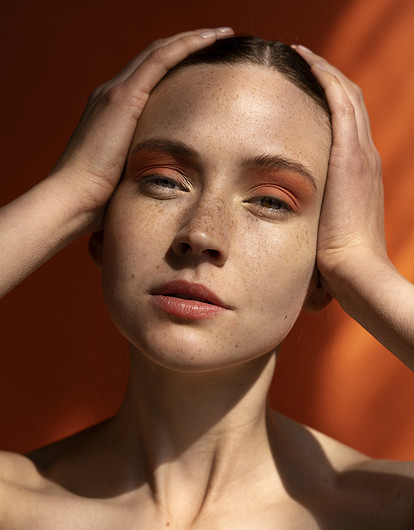 Почему кожа сохнет и шелушится: 13 причин и как их устранить 