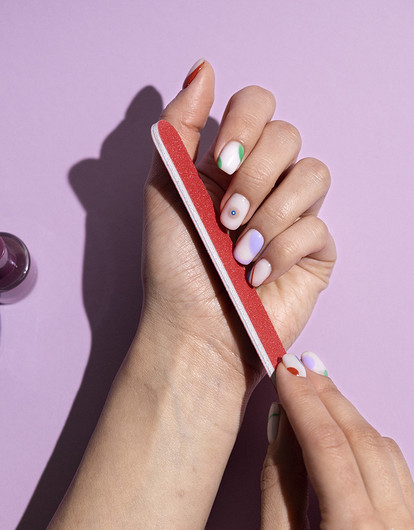 Овальный маникюр 2025: 20 трендовых идей на разную длину ногтей