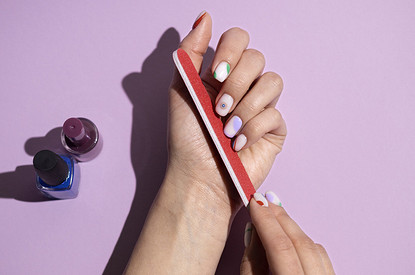 Овальный маникюр 2025: 20 трендовых идей на разную длину ногтей