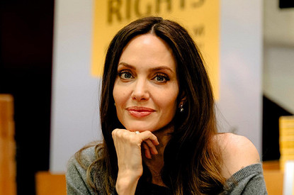 Выяснилось, какую сумму Анджелина Джоли заработала на разводе с Брэдом Питтом