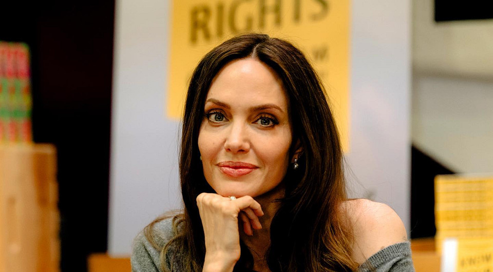 Выяснилось, какую сумму Анджелина Джоли заработала на разводе с Брэдом Питтом