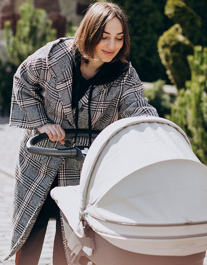 Когда можно гулять с новорожденным: 8 советов молодым родителям