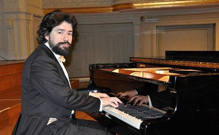 Французский композитор и пианист Николя Челоро стал гражданином России