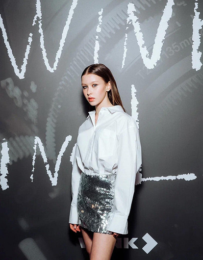 Звезда «Слова пацана» Анна Пересильд прошлась по подиуму на модном показе