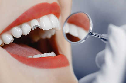 Что делать, если сломался зуб: первая помощь в домашних условиях