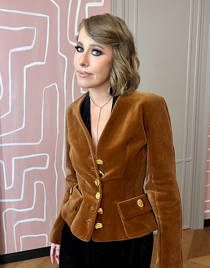 Ксения Собчак показала фото топлес в кровати