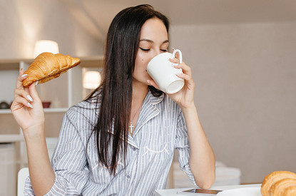 Что нельзя есть утром на завтрак: 14 продуктов, которые могут навредить