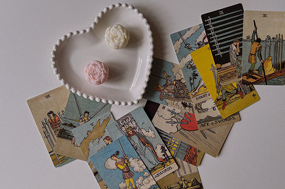 Что означают Мечи в Таро: толкование арканов в раскладах