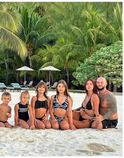 12 знаменитостей, которые помешаны на семейных фотосессиях