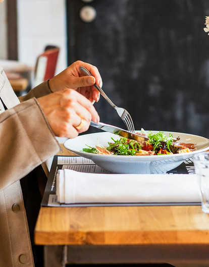 Диетолог раскрыла пищевые привычки долгожителей