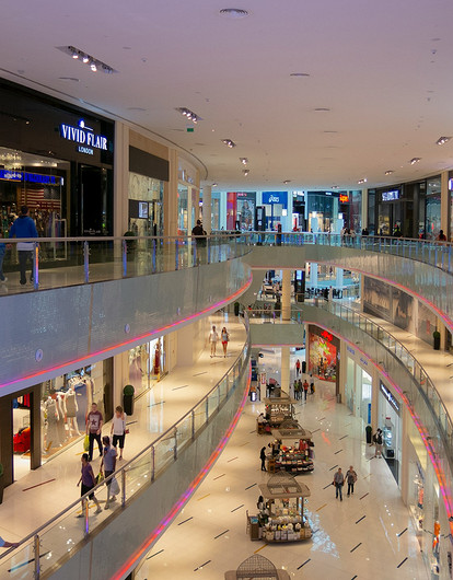 Туристку из России с криками выгнали из брендового бутика в Турции без объяснения причин