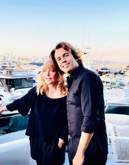 «Нет сил ходить»: Алла Пугачева переезжает в Латвию из-за серьезных проблем со здоровьем