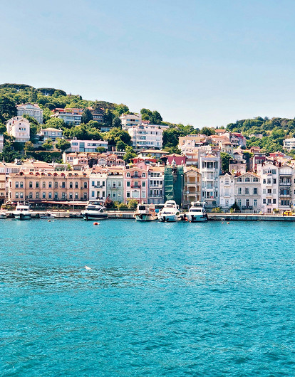 Туристов из России заселили в недостроенный отель в Турции, некоторые остались без номеров