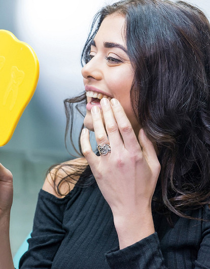 Имплантация зубов: что важно сделать до, во время и после процедуры