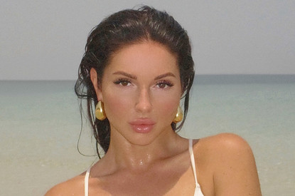 Певица Нюша разделась на камеру на пляже и удивила поклонников