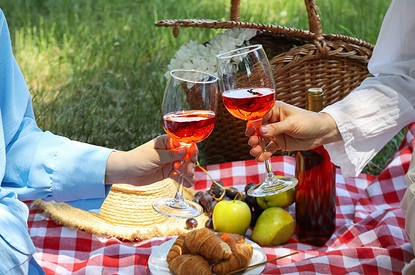 С чем сочетать разные сорта вин: основные гастрономические правила