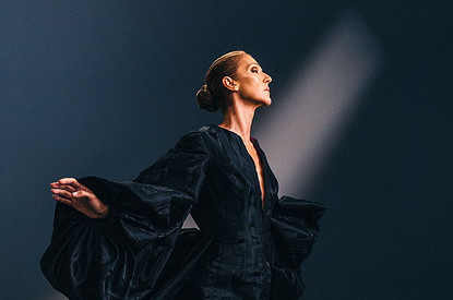 Врач рассказала о редкой болезни певицы Селин Дион