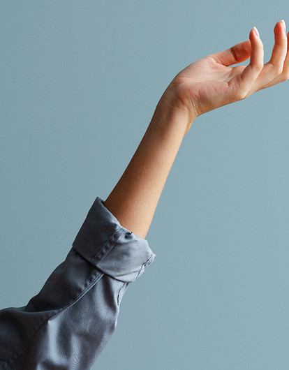 К чему чешется правая ладонь: приметы по дням, для женщин и мужчин