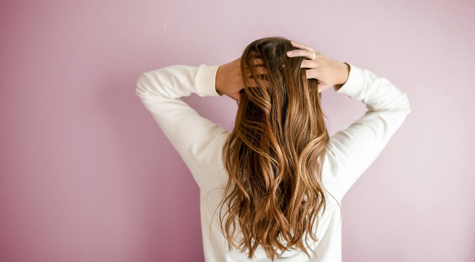 Тонкие волосы: почему они такими становятся и как можно исправить ситуацию