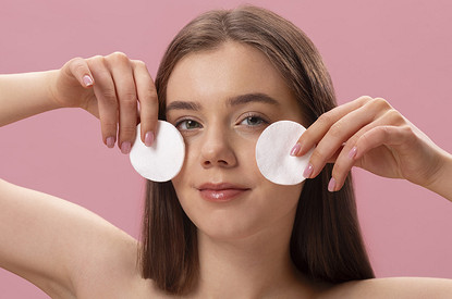 Как ухаживать летом за чувствительной кожей лица: 10 лучших советов косметолога