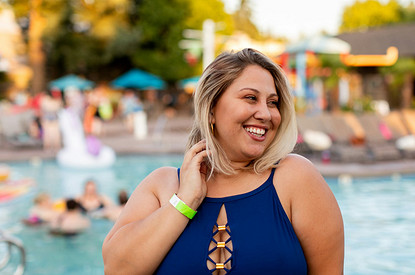 Стилист рассказала, как россиянкам с пышными формами стильно одеваться в жару