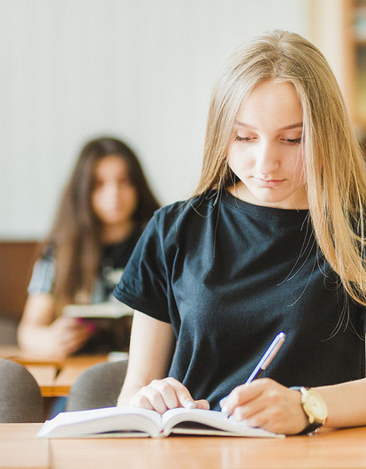 Под какую пятку класть пятак: приметы перед экзаменом