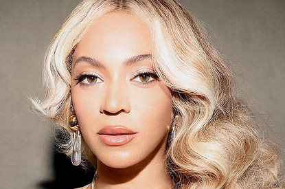 Бейонсе поделилась фото в откровенном образе на яхте с Jay-Z