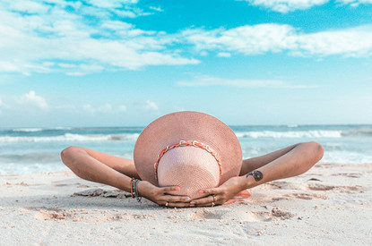 Дерматолог напомнила о важности защиты кожи от солнца летом