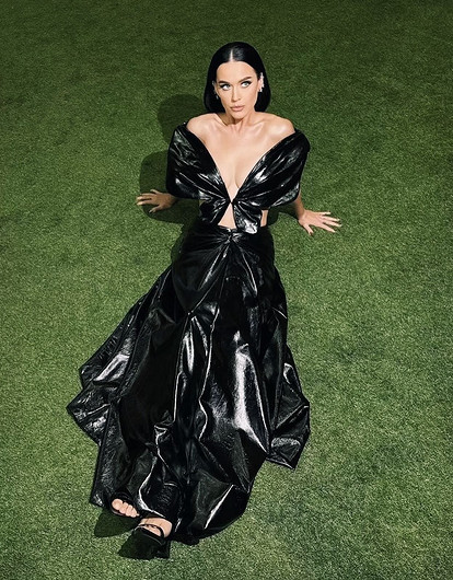 Кэти Перри поразила поклонников откровенным нарядом