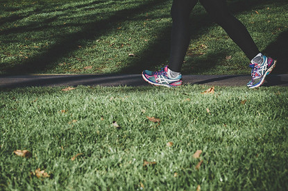 Фитнес-тренер раскрыл главные ошибки при похудении с помощью ходьбы