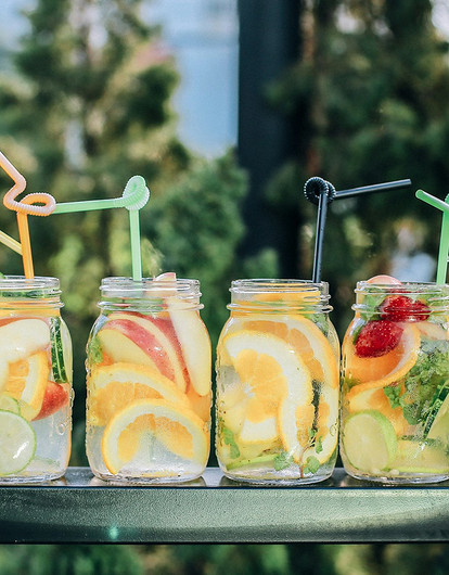 Диетолог Михаил Гинзбург назвал лучшие продукты и напитки в жару