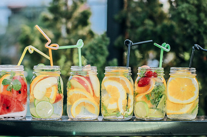 Диетолог Михаил Гинзбург назвал лучшие продукты и напитки в жару