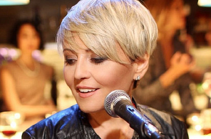 Певица Анжелика Варум впервые появилась на публике после слухов об отъезде из РФ