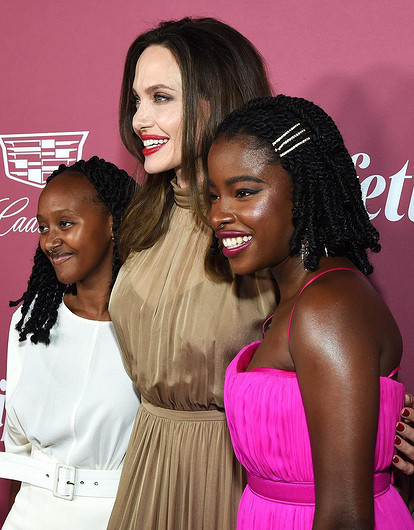 Актриса Анджелина Джоли летает эконом-классом из-за финансовых проблем