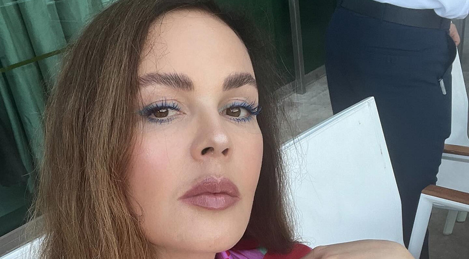 57-летняя телеведущая Екатерина Андреева показала лицо без макияжа