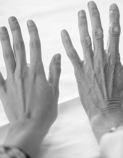 Почему появляются морщины: 6 неочевидных причин и как это отсрочить