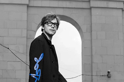 Актер Александр Петров поделился романтическими кадрами с женой из отпуска в Турции