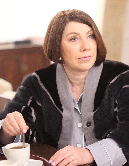 Телеведущая Роза Сябитова теряет слух из-за неизлечимой болезни