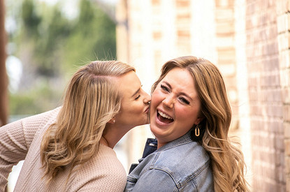 Психолог рассказала, что делать с чувством зависти к подруге