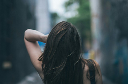 Девушка разочаровалась в избраннике после «необычного» замечания о ее волосах