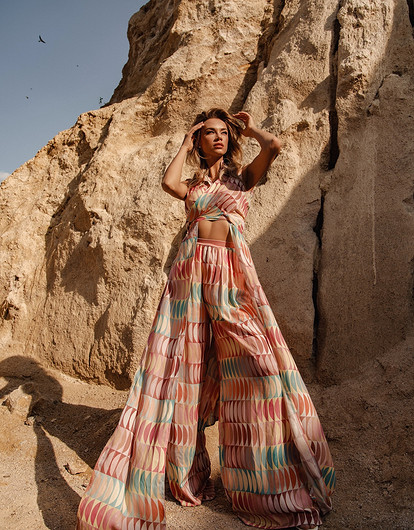 Возлюбленная Джонни Деппа из России похвасталась внешностью в бикини