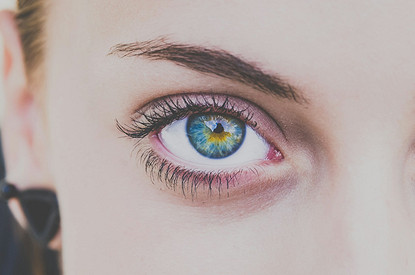 Косметолог рассказала, как избавиться от темных кругов под глазами