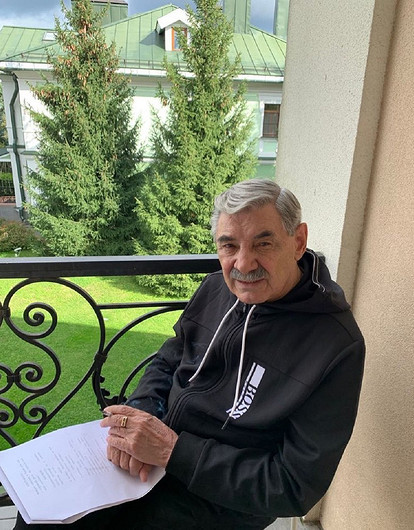 Актера Александра Панкратова-Черного увезли в реанимацию после обморока