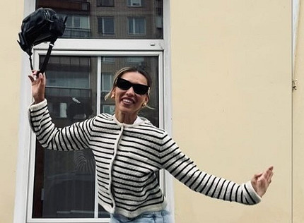 Телеведущая Регина Тодоренко продемонстрировала роскошную сумку за сотни тысяч рублей