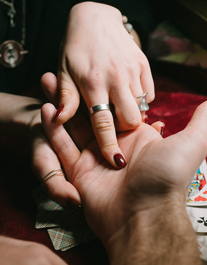 Хиромантия по руке с разъяснениями и фото: инструкция для начинающих